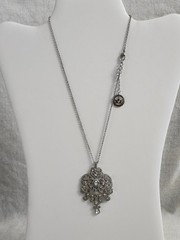 Vintage Trifari Clear Rhinestone Pendant With Chain Necklace 16″-18″