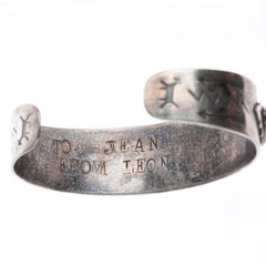 6.5″ c1940 Fred Harvey era sterling silver thunderbird/arrowheads cuff bracelet