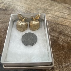 Vintage Apple Earrings Clip On Screw Back Accessocraft N.Y.C. Gold tone 40s/50s