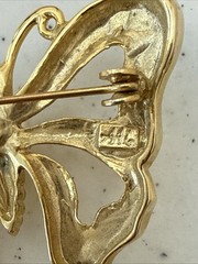 Vtg SIGNED AAI Gold Tone Faux Pearl Butterfly & Flower Brooch Pin 2 Set