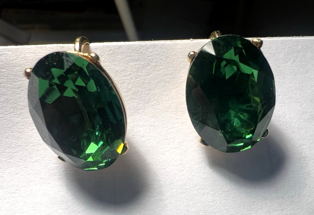 Stunning Vintage Trifari Green Glass Clip Earrings, Perfect!