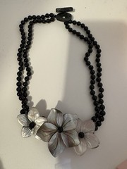 Vintage Black Flower Bead Necklace Acrylic Flower Pendant