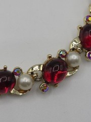Vintage Red Glass & Faux Pearl Necklace Gold Tone 15.5 Inches