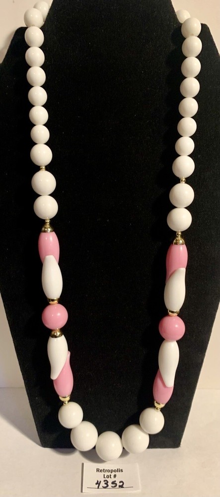 Pink & White Plastic Art Deco Bead Necklace Vintage