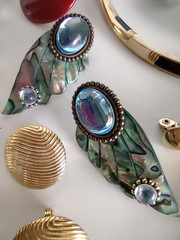 26 Pcs Costume Jewelry Lot Many Signed *Monet *Celebrity *Florenza *Eisenberg ++