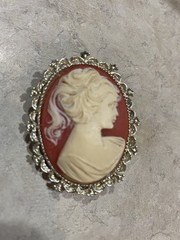 Gerry’s Signed Gold Tone Vintage Cameo Pendant Brooch Pin