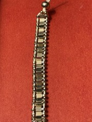 Vintage Stretchable Bracelet Good Tone