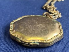 Antique Gold Plated Speidel Locket Necklace Jewelry 17.5″ Amethyst Color *READ*