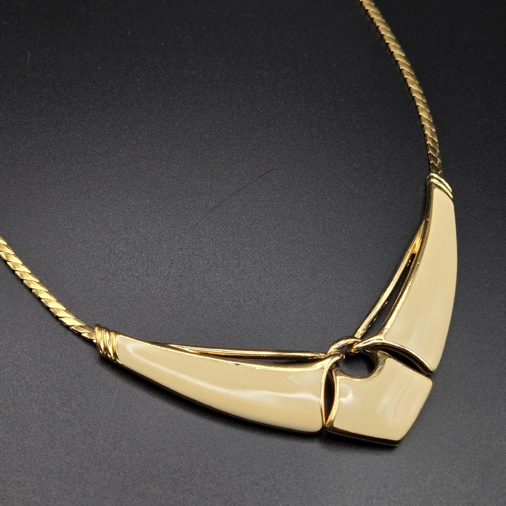 Trifari Vintage Gold Tone Cream Enamel Geometric Necklace Herringbone 18 Inch