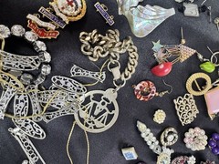 Vintage Broken Jewelry Lot Rhinestone Craft Wear Repair Harvest 1lb 15oz