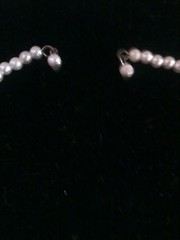Faux pearl choker with 3 pearl hanging center. alloy metal