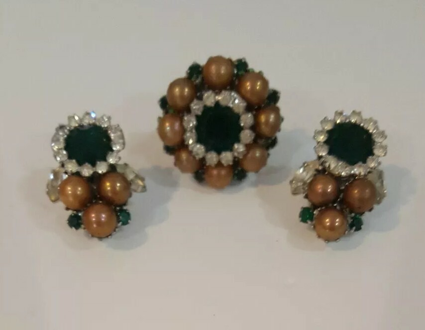 Beautiful Vintage Hobé Ring & Clip On Earrings – Silver Tone Faux Green Emerald