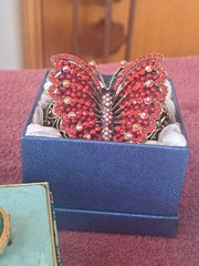 Costume Jewelry Mixed Lot 5 Varies Design & Varies iTone Paolo Gucci & Avon