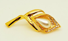 elegant Vintage style Gold Tone 2.5″ flower shape fashion jewelry Brooch/pin