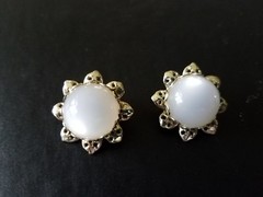 Vintage white Clip-ons With Silver Alloy Metal