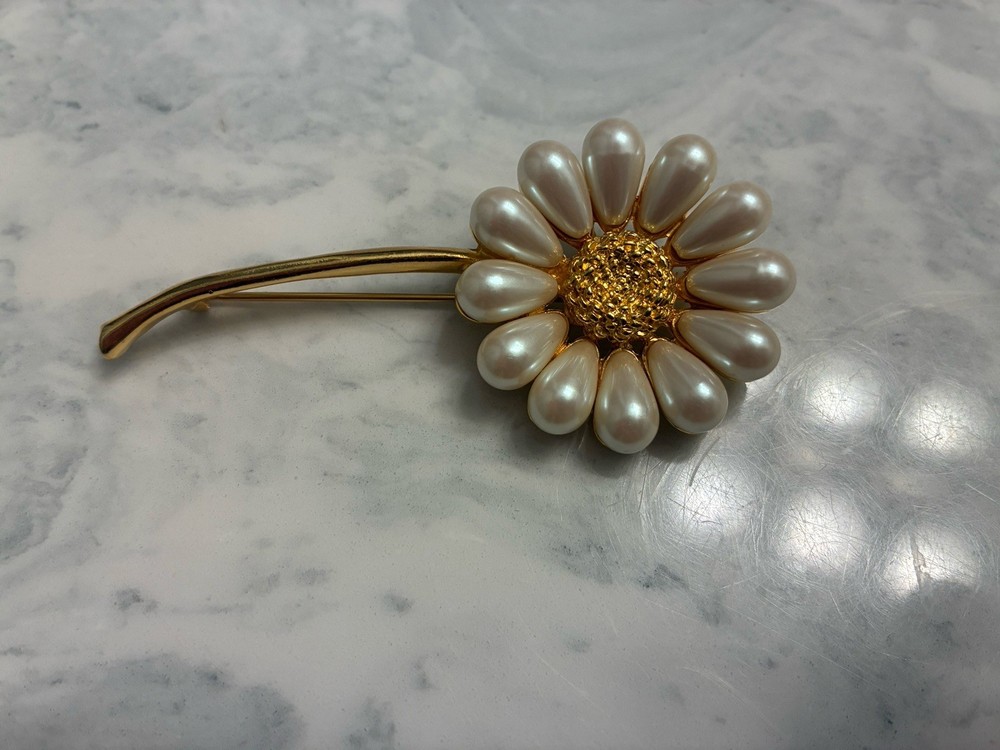 Vintage Givenchy RARE White Pearl Daisy Gold Tone Pin Brooch Signed