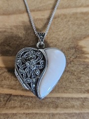 VINTAGE THAI Sterling Silver Mother of Pearl Markasite Heavy Locket 17” Chain