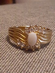 Uncas gold plated opal and rhinestone accent ring size 11.75