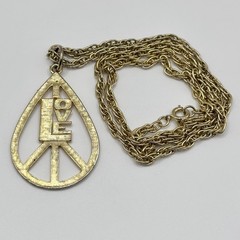 Vintage LOVE Pendant Necklace Gold Tone Chain Spring Ring Retro Style 24”