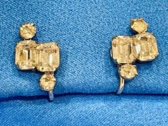 Vtg CORO EMERALD CUT Clear Rhinestone Screw Earrings Modernist Glass Signed 1”