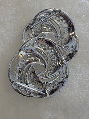 Gerry’s Set of 2 Round Brooch Pins Textured Silver Tone Vintage 1.5”