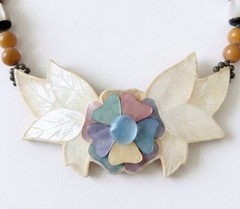 Vintage Lee Sands Mother of Pearl Inlay Floral Pendant Necklace