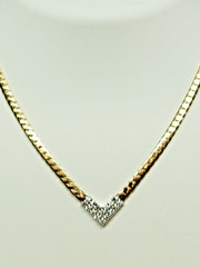 COOL 1980s 13-14k Multi-Tone Gold Herringbone Diamond Pave’ Chevron 16″ Necklace