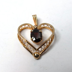 VTG WOMENS PENDANT 12K GOLD FILLED W/ RED STONE HEART 21MM