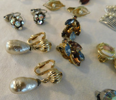 Vintage Earrings Lot Trifari Richelieu Napier Roman Marvella Lisner 1928 Capri