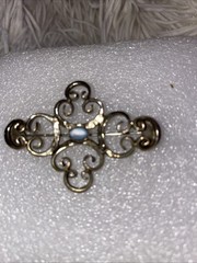 Opalescent Gemstone Gold and White Brooch with Filigree Design
