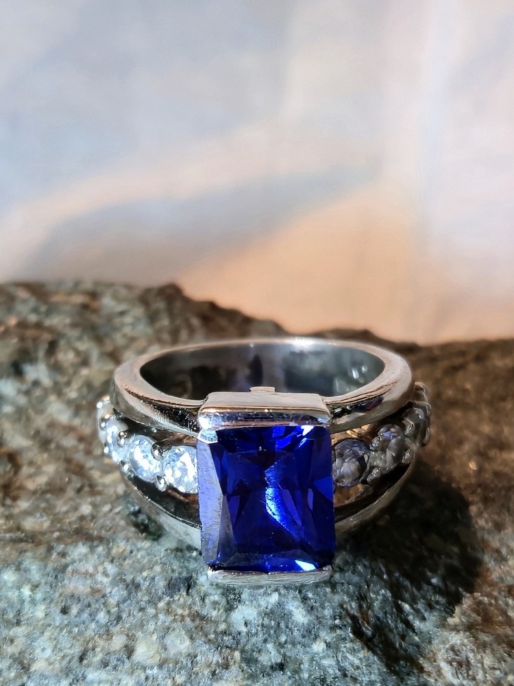 VINTAGE KC 925 STERLING SILVER & BLUE CUBIC ZIRCONIA STATEMENT RING SIZE 5