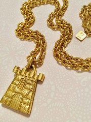FT Paris High End Chunky Matte Gold Tone RARE Vtg Castle Pendant Necklace 32” 💛