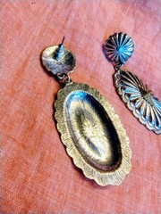 Vintage Southwestern Western Silver Brass Tone Concho Sunburst Dangle Earrings