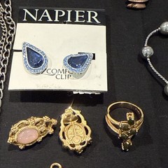 Large Lot Vintage Costume Jewelry Napier Monet Trifari Joan Rivers Heidi Klum ++
