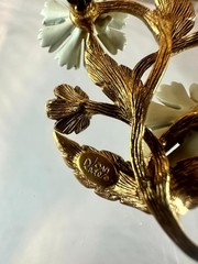 Joan Rivers Floral Enamel White Daisy Gold Tone Stem Blue Cabochon Brooch Pin