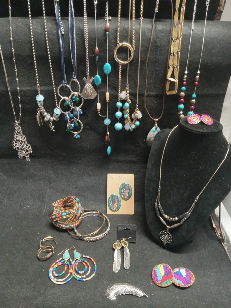 Southwestern Theme Costume Jewlery Lot Necklaces Bracelets Earings 25+ Pieces