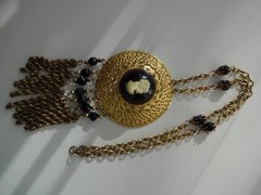 Vtg 60’s Huge Runway Cameo Pendant Necklace Gold Tone Cabochon W Tassel Chain