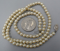Vintage Cream Faux Pearl Necklace 1950s Single Strand Filigree Box Clasp 22.5″