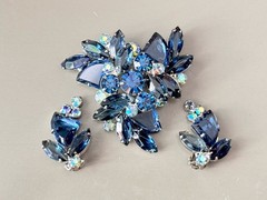 Vintage Verified JULIANA Blue Glass Pie Cut Bracelet, Brooch & Earring Set