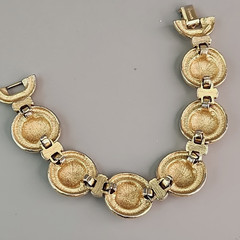 Vintage Monet Bracelet Round Linked Gold Tone 6.75″