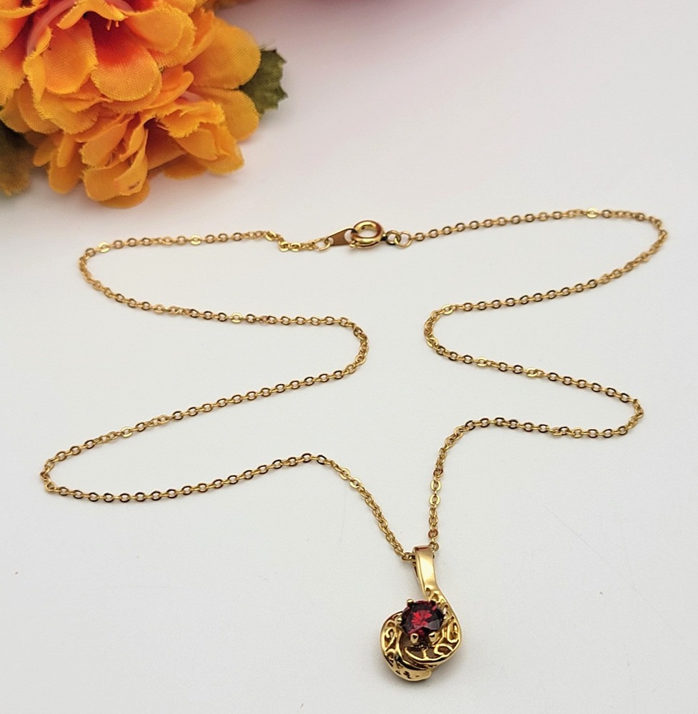 Vintage Red Cubic Zirconia Pendant Necklace Gold Tone 18″