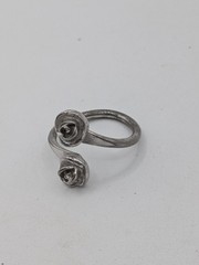 Sarah Coventry Silver Plated Metal Double Rose Bypass Ring Size 7.75 Flower