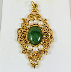 Beautiful Vintage Faux Jade & Simulated Pearl Gold Tone Filigree Estate Pendant