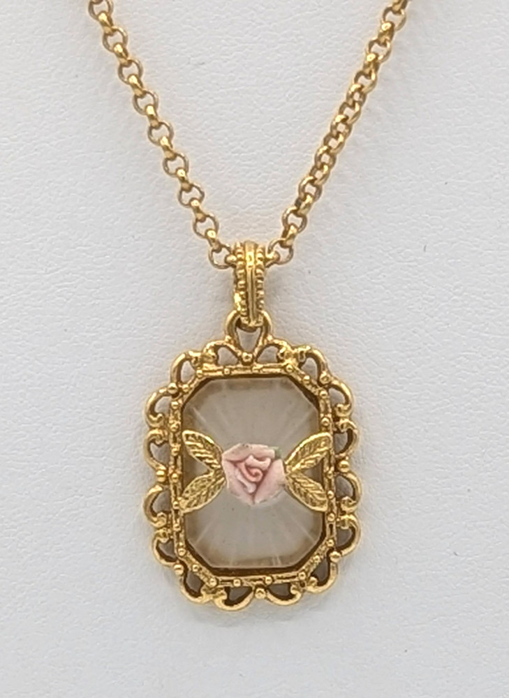 Vintage 1928 Porcelain Rose Frosted Glass Pendant Necklace Gold Tone Pink Flower