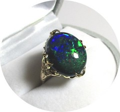 Stunning BLACK OPAL – Solid Natural – Blue-Green – 14k Vintage Yellow Gold Mtg