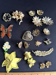 21 -pc Vintage Lot of Rhinestone & Other Brooches and some Matching Earrings