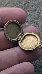 Vintage Victorian Gold Filled Round Photo Locket Pendant Etched Flower Mono
