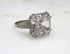 Beautiful Sterling Silver Clear Stone Cocktail Ring ~ Size 8 ~ 8.8g ~ 3-K195