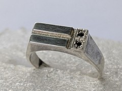 Vintage men’s Signet ring sterling silver 925 Size 11 Weight 4.89 g Black gems.