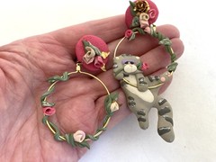 Vintage TIGRE LIS Karen Justice CAT & Roses Mismatched Polymer Clay 4” EARRINGS